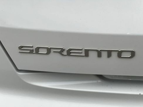 Used 2023 Kia Sorento SX AWD/4WD image 19
