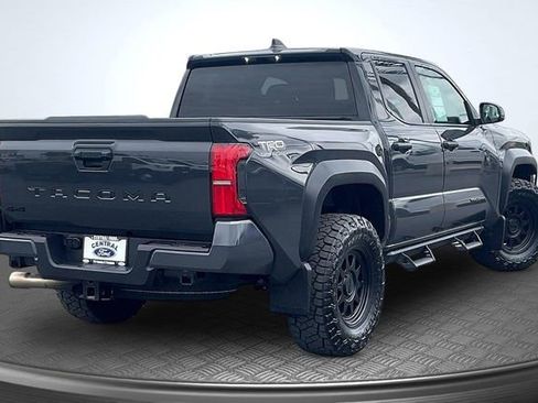 Used 2025 Toyota Tacoma TRD Off-Road AWD/4WD image 12