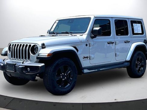 Used 2023 Jeep Wrangler Unlimited Sahara AWD/4WD image 4
