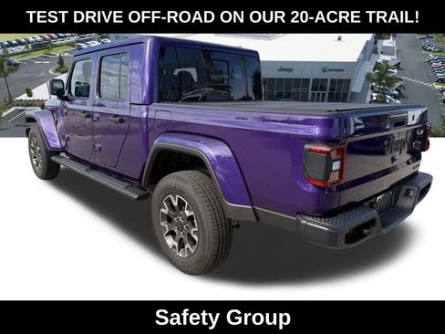 New 2026 Jeep Gladiator Sahara image 6