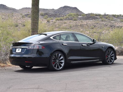 Used 2016 Tesla Model S P90D image 7