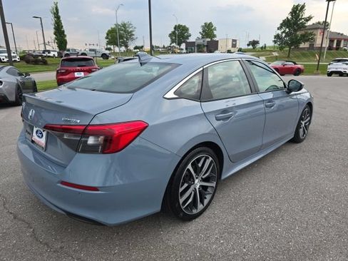 Used 2024 Honda Civic Touring image 5