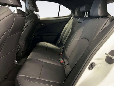 Used 2023 Lexus UX 250h F Sport image 12