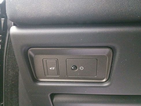 Used 2017 Land Rover Range Rover Evoque SE image 33