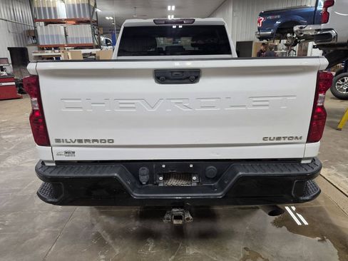 Used 2023 Chevrolet Silverado 2500 Custom w/ Custom Convenience Package AWD/4WD image 8