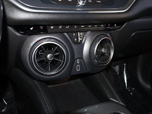 Used 2019 Chevrolet Blazer LT FWD image 19