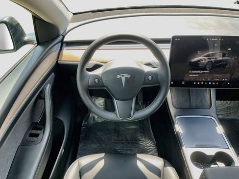 Used 2024 Tesla Model Y Long Range RWD image 22