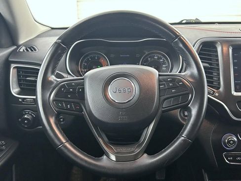 Used 2019 Jeep Cherokee Trailhawk w/ Comfort/Convenience Group image 11