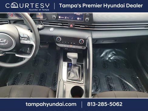 Used 2023 Hyundai Elantra SEL image 14