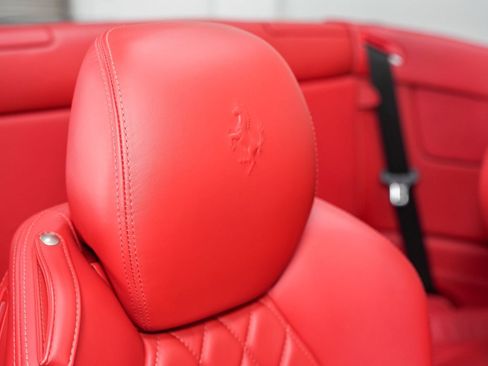 Used 2010 Ferrari California RWD image 31