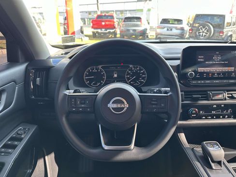 Used 2024 Nissan Pathfinder S w/ Cargo Package image 11