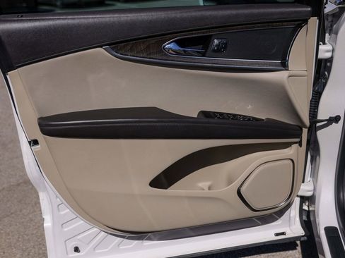 Used 2018 Lincoln MKX Select w/ Select Plus Package image 21