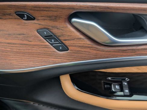 Used 2024 Jeep Grand Cherokee Summit w/ Advanced Protech Group IV image 39