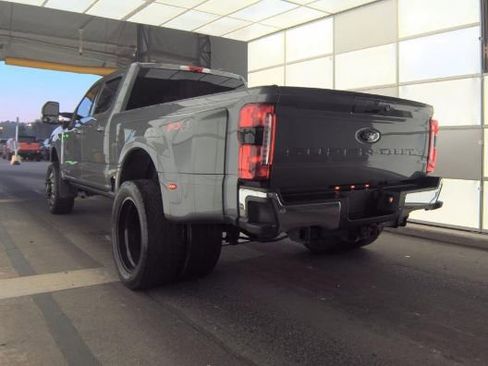 Used 2023 Ford F350 Lariat w/ Lariat Ultimate Package image 2