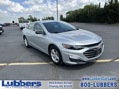 Used 2020 Chevrolet Malibu LS FWD image 1