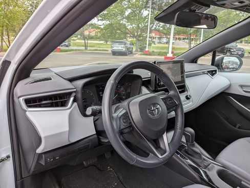 Used 2023 Toyota Corolla SE w/ Carpet Mat Package (TMS) FWD image 9