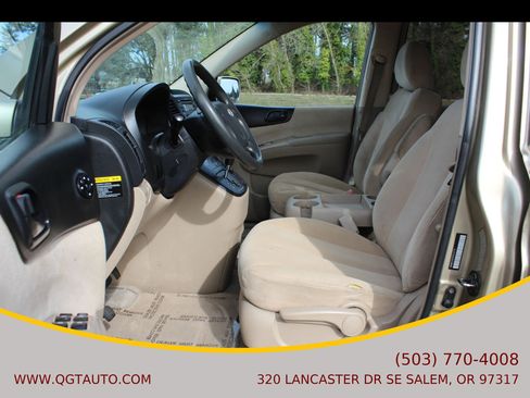 Used 2007 Hyundai Entourage GLS image 11