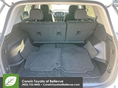 Used 2024 GMC Terrain SLE image 16