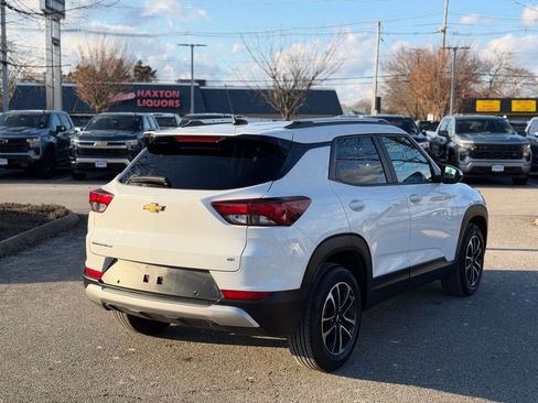 Used 2025 Chevrolet TrailBlazer LT w/ Driver Confidence Package image 5