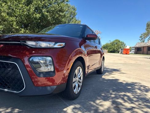 Used 2021 Kia Soul LX FWD image 18