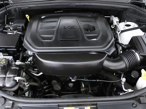 Used 2021 Jeep Grand Cherokee Laredo X AWD/4WD image 24