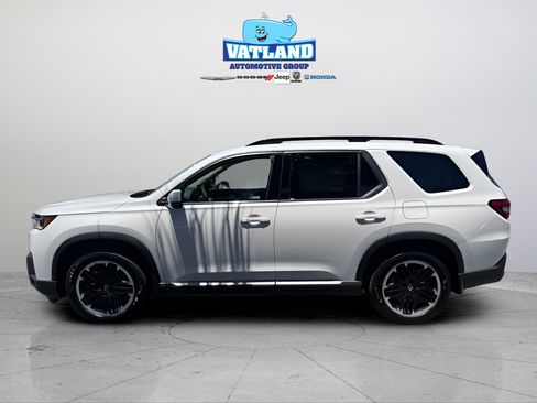 New 2026 Honda Pilot Touring image 2