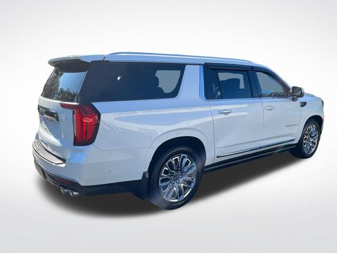 Used 2023 GMC Yukon XL Denali Ultimate AWD/4WD image 6