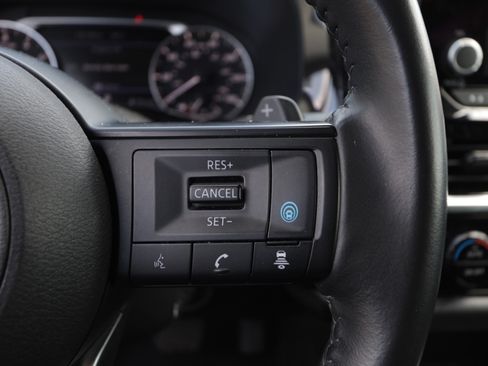 Used 2024 Nissan Pathfinder SV FWD image 23