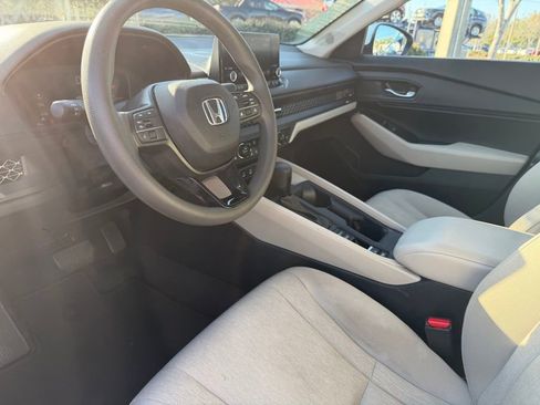 Certified 2023 Honda Accord EX image 18