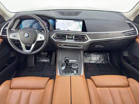 Used 2022 BMW X7 xDrive40i w/ Premium Package image 13