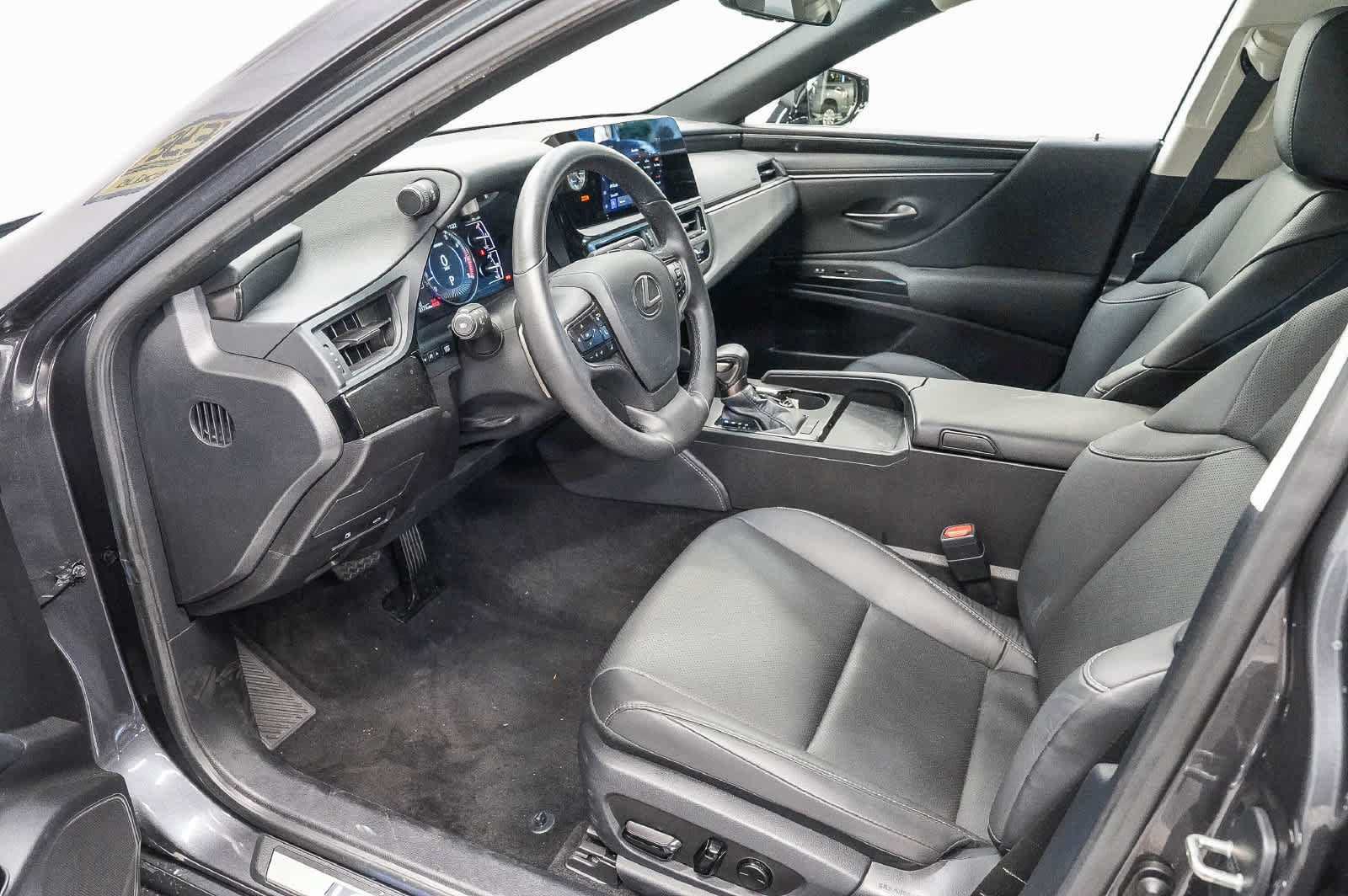 Used 2025 Lexus ES 350 w/ Accessory Package (Z2) FWD image 25