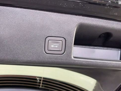 New 2025 Chevrolet Equinox EV RS image 30