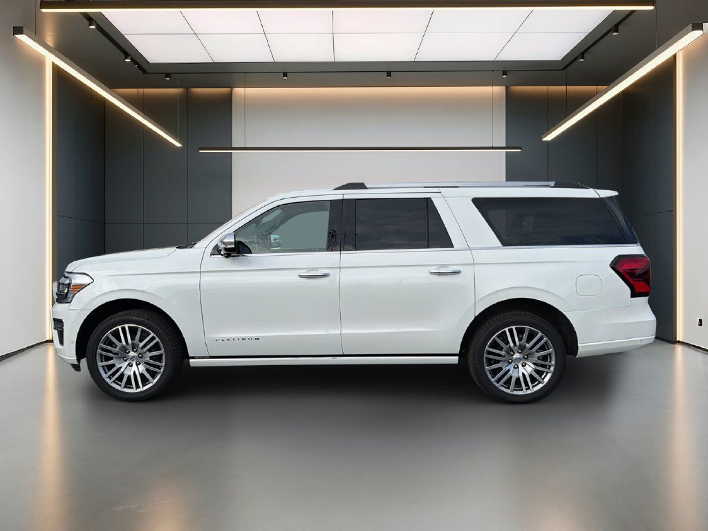 Used 2024 Ford Expedition Max Platinum AWD/4WD image 2