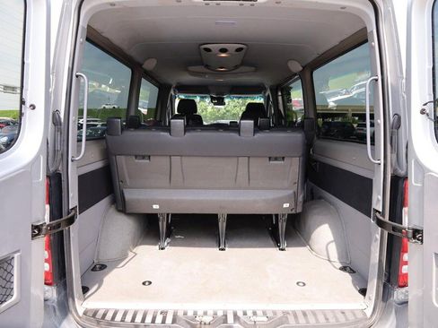 Used 2015 Mercedes-Benz Sprinter 2500 image 8