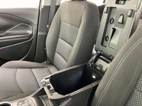 Certified 2022 GMC Terrain SLE w/ Driver Convenience Package image 32