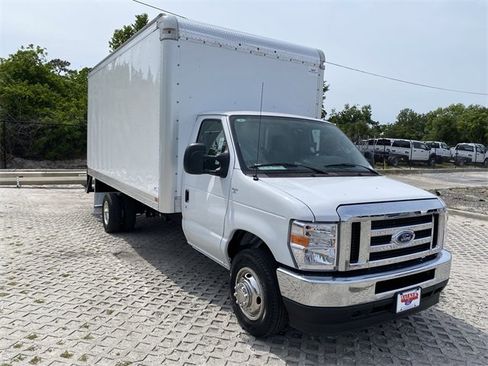 New 2025 Ford E-450 and Econoline 450 Super Duty w/ Power Equipment Group image 4