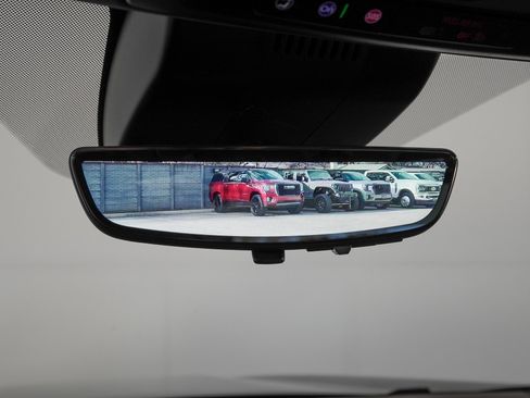 Used 2025 Chevrolet Suburban Premier image 29