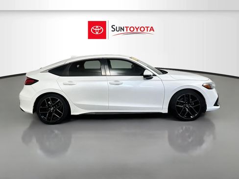 Used 2022 Honda Civic Sport Touring image 2