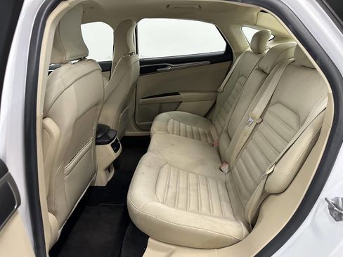 Used 2016 Ford Fusion SE image 10