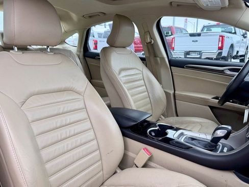 Used 2016 Ford Fusion SE w/ Equipment Group 202A image 17
