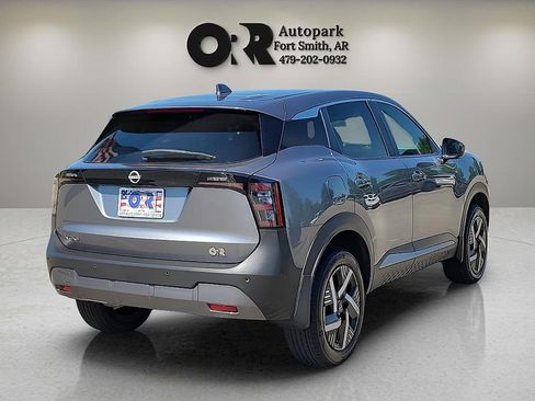 Used 2025 Nissan Kicks SV FWD image 5