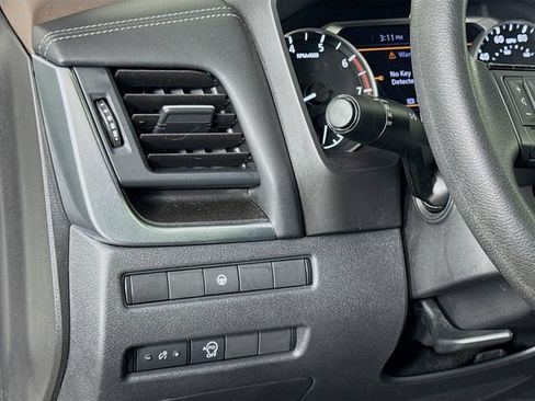 Used 2023 Nissan Rogue SV AWD/4WD image 19