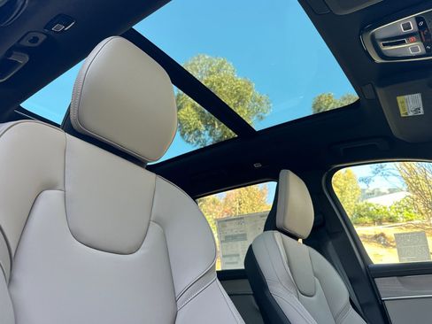 New 2026 Volvo XC90 B5 Plus image 15