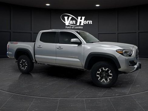 Used 2023 Toyota Tacoma TRD Off-Road image 1