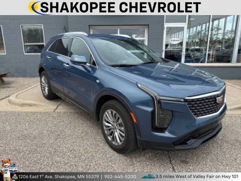 Used 2024 Cadillac XT4 Premium Luxury image 1