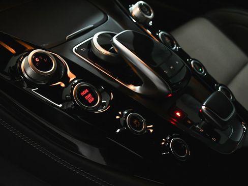 Used 2018 Mercedes-Benz AMG GT Roadster image 50