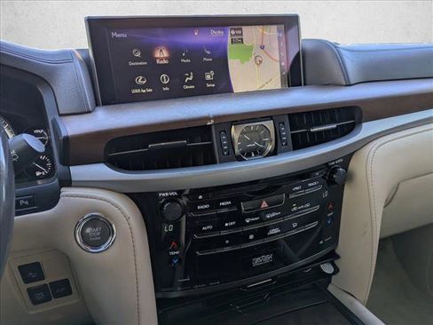 Used 2017 Lexus LX 570 4WD image 15