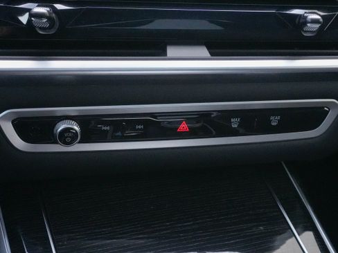 Used 2026 BMW X7 M60i image 21