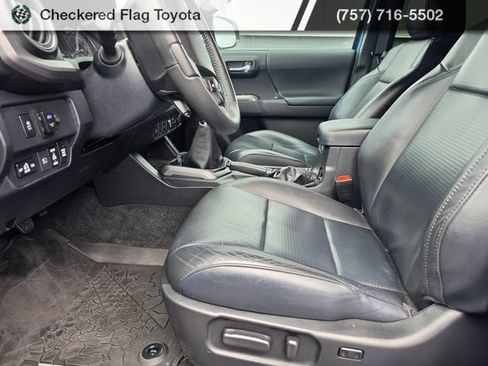 Used 2021 Toyota Tacoma TRD Sport w/ TRD Premium Sport Package AWD/4WD image 14