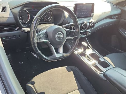 Used 2021 Nissan Sentra SV image 2